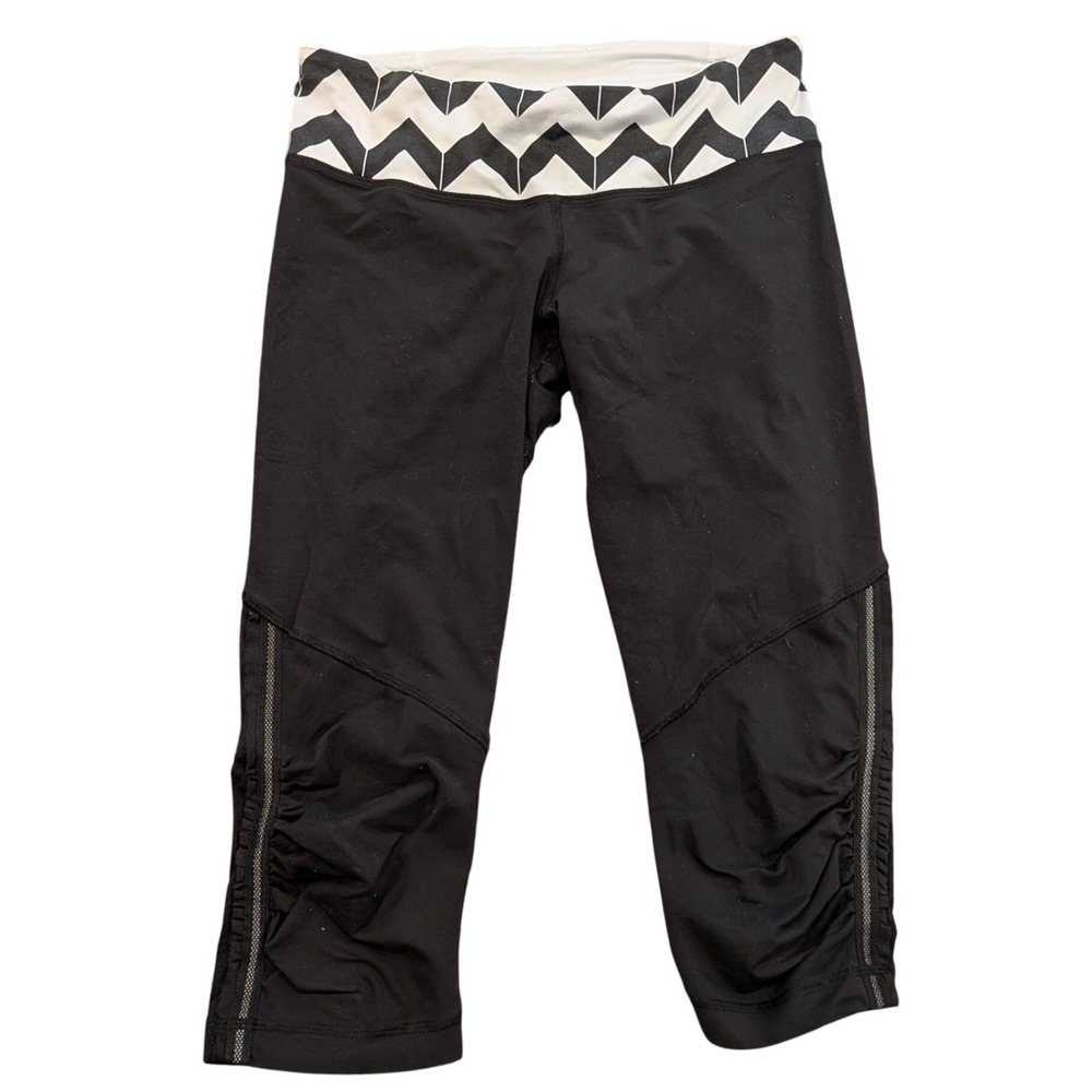 Lululemon‎ Run Inspire Crop II Black White Chevron Capri Leggings Womens Size 8